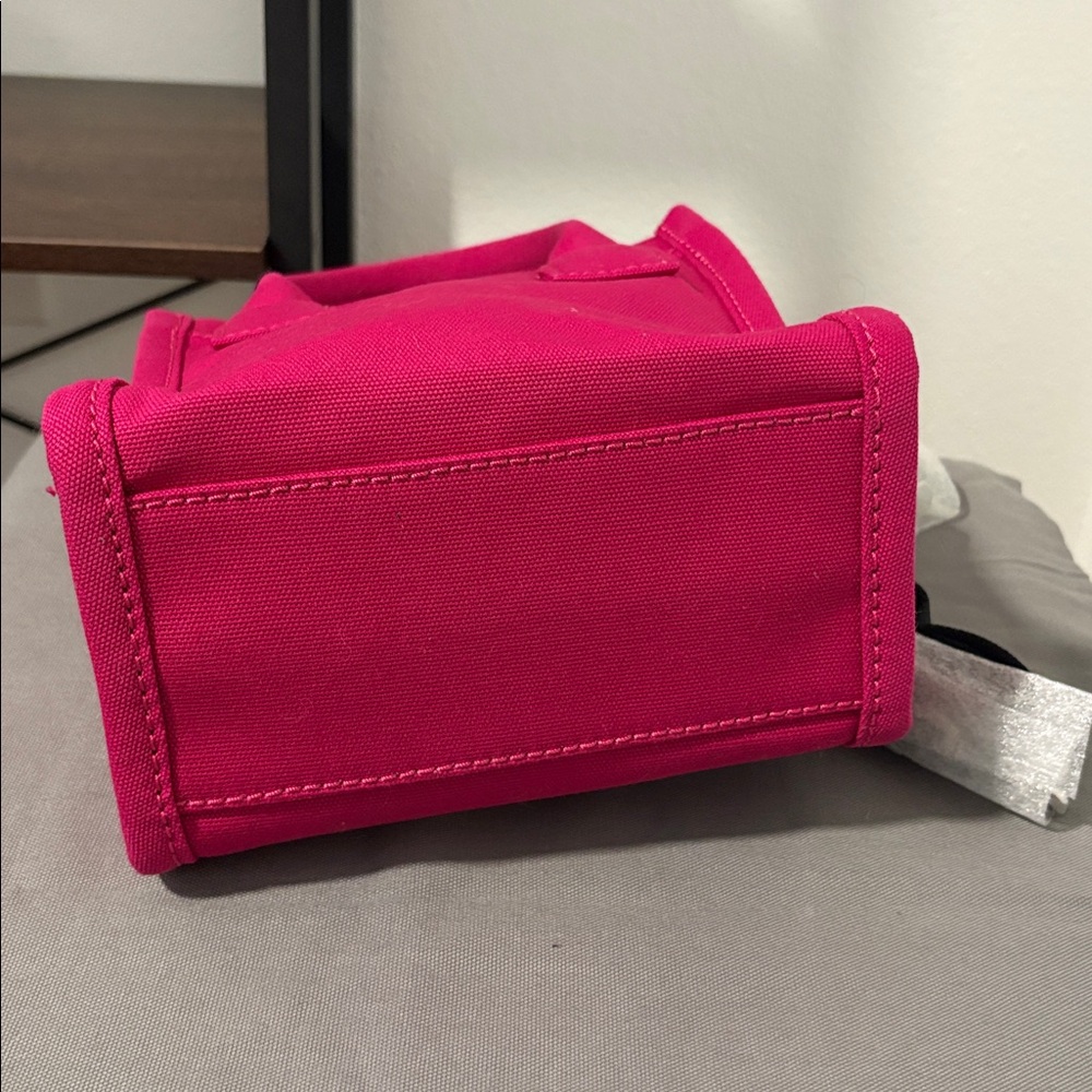 NWT MARC JACOBS Standard Supply Small Canvas Tote Crossbody Bag In Lipstick Pink - Picture 6 of 7